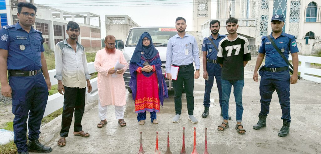 14 22 কুষ্টিয়ায় বিআরটিএর মোবাইল কোর্টে মামলা