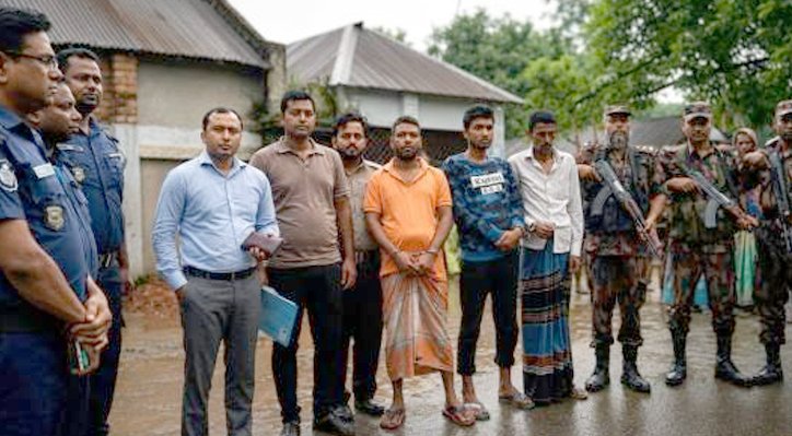 দৌলতপুরে মাদকসহ চারজন আটক