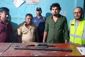 কুষ্টিয়ার ঝাউদিয়ায় অস্ত্রসহ দুইজন আটক, নান্দিয়ার বিলে নতুন করে সংঘর্ষের শঙ্কা