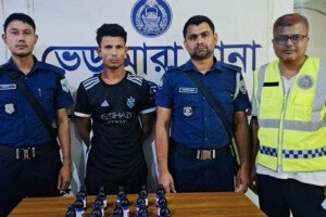 ভেড়ামারায় ধানের গোলা থেকে ইসক্যাফ সিরাপ উদ্ধার