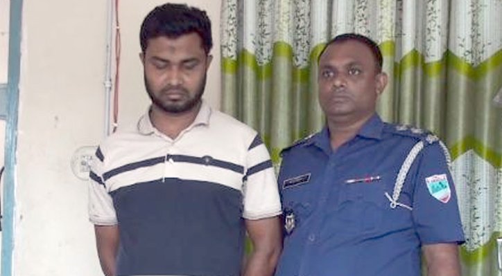 দৌলতপুরে ভারতীয় স্কাপ সিরাপসহ যুবক আটক