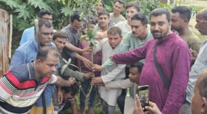 02 19 স্বেচ্ছাসেবক দলের ৪৬তম প্রতিষ্ঠাবার্ষিকীতে কুষ্টিয়ায় বৃক্ষরোপণ ও আলোচনা সভা