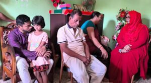 সাংবাদিক দেবাশীষের মেয়ের পড়াশোনার দায়িত্ব নিল এডুকেয়ার স্কুল 04 19 সাংবাদিক দেবাশীষের মেয়ের পড়াশোনার দায়িত্ব নিল এডুকেয়ার স্কুল
