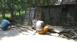 দৌলতপুরে আদালতের নির্দেশ অমান্য করে বসতি নির্মানের অভিযোগ 04 21 দৌলতপুরে আদালতের নির্দেশ অমান্য করে বসতি নির্মানের অভিযোগ