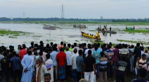 কুমারখালীতে ঐতিহ্যবাহী নৌকা বাইচ 09 25 কুমারখালীতে ঐতিহ্যবাহী নৌকা বাইচ