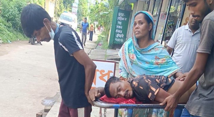 কুষ্টিয়ায় জুয়ার টাকা ভাগাভাগি নিয়ে গোলাগুলি, একজন গুলিবিদ্ধ 3 কুষ্টিয়ায় জুয়ার টাকা ভাগাভাগি নিয়ে গোলাগুলি, একজন গুলিবিদ্ধ কুষ্টিয়ায় জুয়ার টাকা ভাগাভাগি নিয়ে গোলাগুলি, একজন গুলিবিদ্ধ