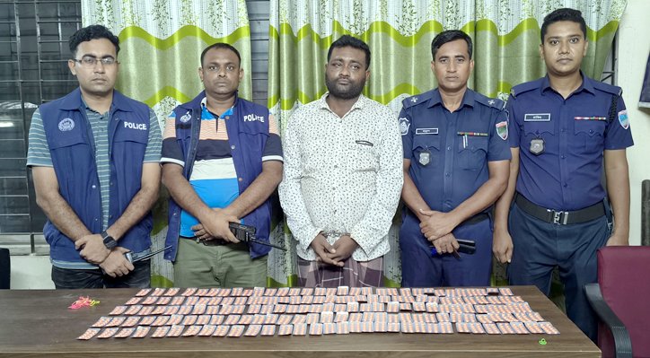 দৌলতপুরে টাপেন্টাডল ট্যাবলেটসহ মাদক কারবারি আটক