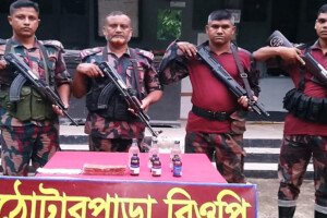 সীমান্তে ভারতীয় মাদক ও পণ্য জব্দ
