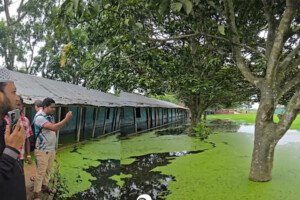 কবুরহাট মাধ্যমিক বিদ্যালয় পরিদর্শনে আমির হামজা