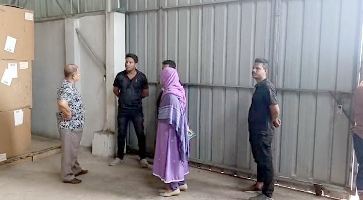 কুষ্টিয়ায় পবনের সাম্রাজ্যে প্রশাসনের হানা