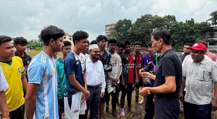 প্রাইম মিনিস্টার গোল্ডকাপ ফুটবল টুর্নামেন্টের ফাইনাল ম্যাচ ও বৃক্ষ রোপণ কর্মসূচি অনুষ্ঠিত