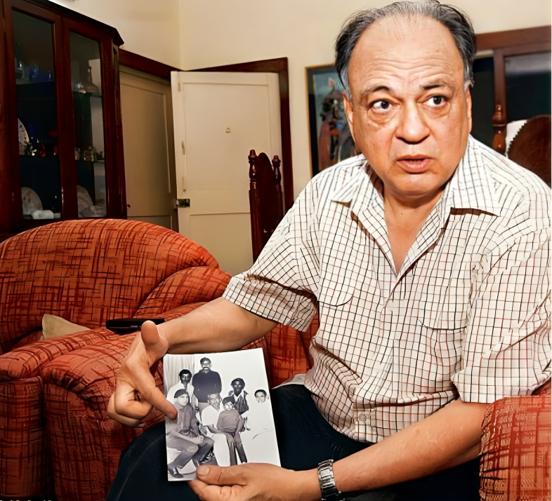 কর্নেল অশোক তারার সযত্নে রাখা নেই ছবি