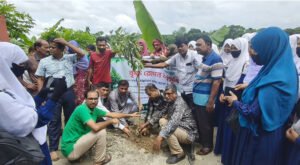 প্রতিটি গাছ পরিবেশ রক্ষার একটি প্রতীক হয়ে থাকবে: প্রকৌশলী জাকির সরকার 017 প্রতিটি গাছ পরিবেশ রক্ষার একটি প্রতীক হয়ে থাকবে: প্রকৌশলী জাকির সরকার