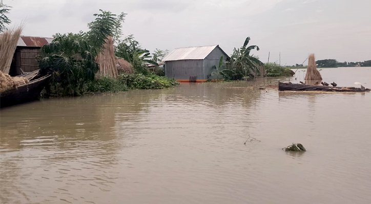 02 12 দৌলতপুরে বানভাসীদের বেড়েছে দুর্ভোগ 