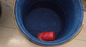 03 26 দৌলতপুরে তাজা ককটেল উদ্ধার