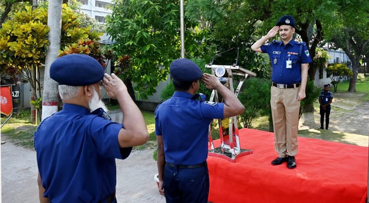 07 29 কুষ্টিয়ায় জেলা পুলিশের মাস্টার প্যারেড অনুষ্ঠিত