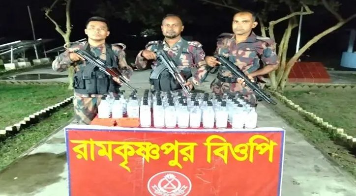 07 4 দৌলতপুর সীমান্তে ভারতীয় মাদক ও চোরাচালানি মালামাল উদ্ধার 