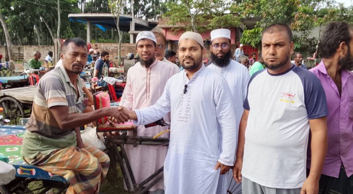 07 কুমারখালীতে শতাধিক ভ্যানচালককে বিনামূল্যে লাইসেন্স প্রদান 