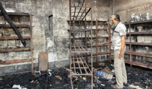10 7 খোকসা বাজারে ব্যাটারি ও পার্টসের দোকানে ভয়াবহ অগ্নিকান্ড