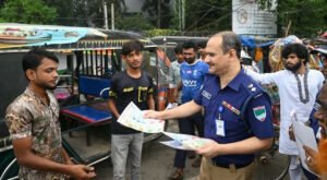10 8 কুষ্টিয়ায় ট্রাফিক সচেতনতা কার্যক্রম শুরু