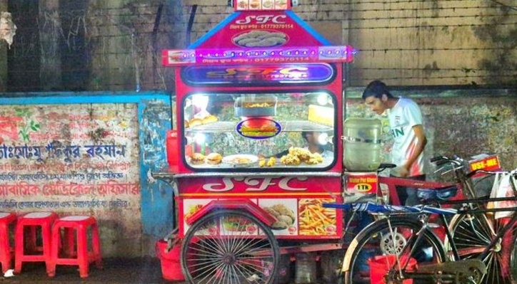 12 16 খাবারের দোকানে স্বাস্থ্যবিধি মানছেন না কেউ