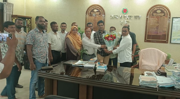 জেলা ও দায়রা জজের সাথে বিচার বিভাগীয় কর্মচারী এসোসিয়েশনের নবাগত সম্পাদকের সাক্ষাৎ 2 জেলা ও দায়রা জজের সাথে বিচার বিভাগীয় কর্মচারী এসোসিয়েশনের নবাগত সম্পাদকের সাক্ষাৎ 13 18 জেলা ও দায়রা জজের সাথে বিচার বিভাগীয় কর্মচারী এসোসিয়েশনের নবাগত সম্পাদকের সাক্ষাৎ