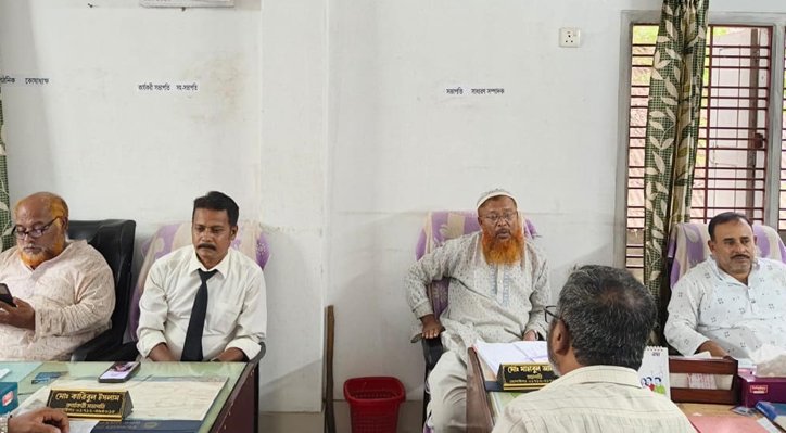 14 7 মোটর শ্রমিক ইউনিয়নের নেতৃবৃন্দের সঙ্গে এ্যাড. অপুর সৌজন্য সাক্ষাৎ