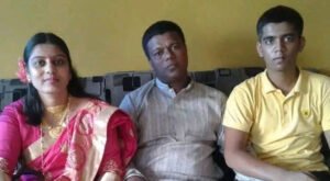 15 24 সরকারি চাকরিজীবী দম্পতির ছেলের নামে সার ডিলারের আবেদন, নীতিমালার শর্ত নিয়ে প্রশ্ন