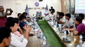 15 কুষ্টিয়ায় মাদক-সন্ত্রাসের বিরুদ্ধে ‘জিরো টলারেন্স’ নবাগত এসপির