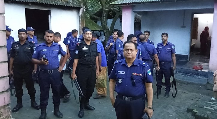 মিরপুরে যৌথ বাহিনীর বিশেষ অভিযান 2 মিরপুরে যৌথ বাহিনীর বিশেষ অভিযান 17 1 মিরপুরে যৌথ বাহিনীর বিশেষ অভিযান