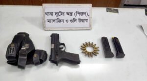 19 8 কুমারখালীতে থানা থেকে লুটের অস্ত্র উদ্ধার