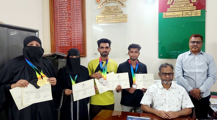 04 12 ভেড়ামারা সরকারি কলেজের ক্রীড়াঙ্গনে সাফল্য