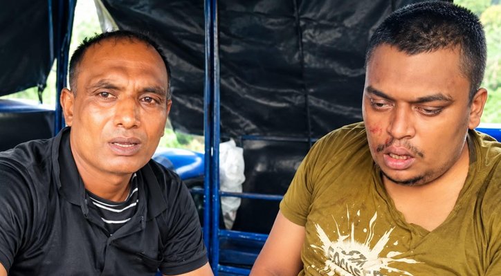 কুষ্টিয়ায় ছিনতাইচেষ্টার অভিযোগে দুইজনকে গণপিটুনি 2 কুষ্টিয়ায় ছিনতাইচেষ্টার অভিযোগে দুইজনকে গণপিটুনি 04 23 কুষ্টিয়ায় ছিনতাইচেষ্টার অভিযোগে দুইজনকে গণপিটুনি