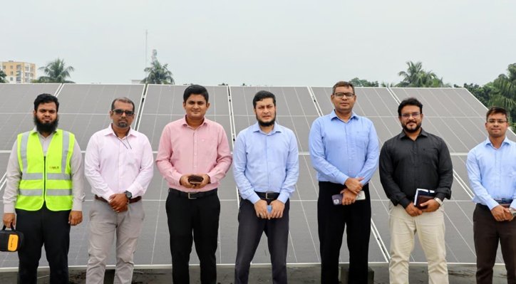 04 28 ডিসি কার্যালয়ে ২’শ কিলোওয়াট সৌরবিদ্যুৎ কেন্দ্র চালু, প্রথম দিনেই গ্রিডে বিদ্যুৎ সরবরাহ
