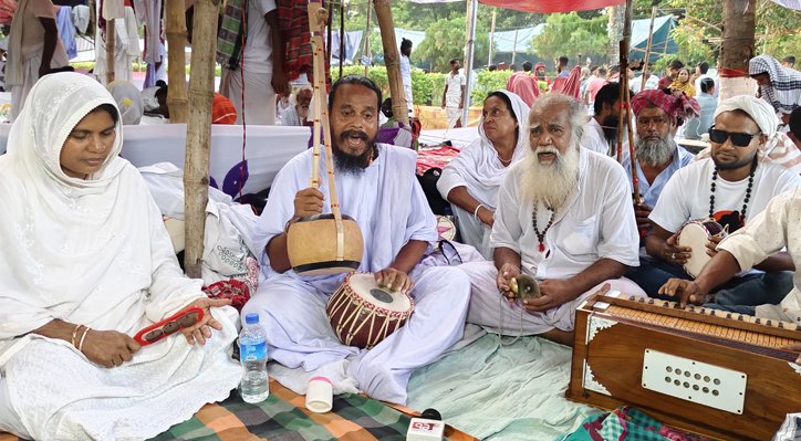 সাঁইজির বারামখানায় বসছে সাধুর হাট 3 সাঁইজির বারামখানায় বসছে সাধুর হাট 05 16 সাঁইজির বারামখানায় বসছে সাধুর হাট