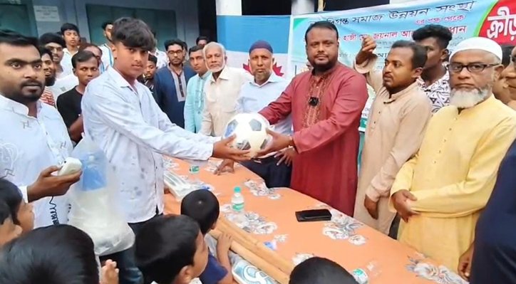 06 8 হাটশহরিপুর ৪নং ওয়ার্ডে ক্রীড়া সামগ্রী বিতরণ ও আলোচনা সভা