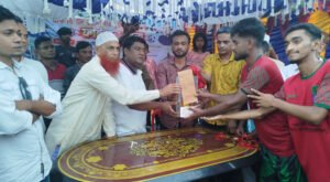 07 16 খোকসায় চায়না বার ফুটবল টুর্নামেন্টের ফাইনাল খেলা অনুষ্ঠিত