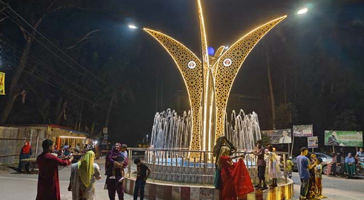 কুমারখালীতে মনোমুগ্ধকর মনুমেন্ট আলোকিত মাধবী 2 কুমারখালীতে মনোমুগ্ধকর মনুমেন্ট আলোকিত মাধবী 09 27 কুমারখালীতে মনোমুগ্ধকর মনুমেন্ট আলোকিত মাধবী