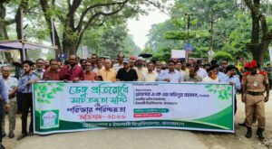 09 4 ইবিতে ডেঙ্গু প্রতিরোধে সচেতনতা সৃষ্টি ও পরিচ্ছন্নতা অভিযান