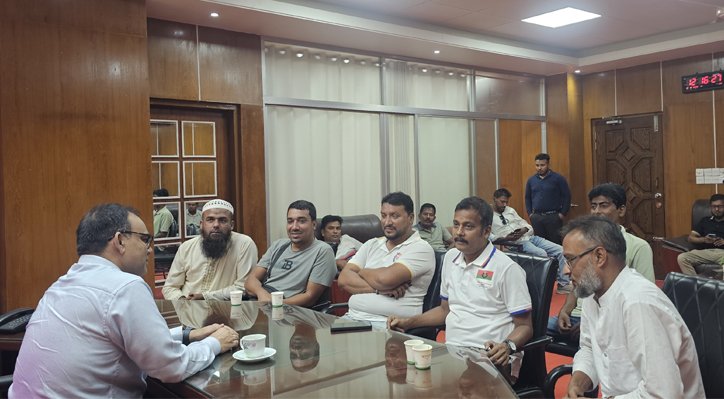 10 18 কুষ্টিয়া মেডিকেল কলেজের অধ্যক্ষের সঙ্গে অ্যাড. অপুর মতবিনিময়