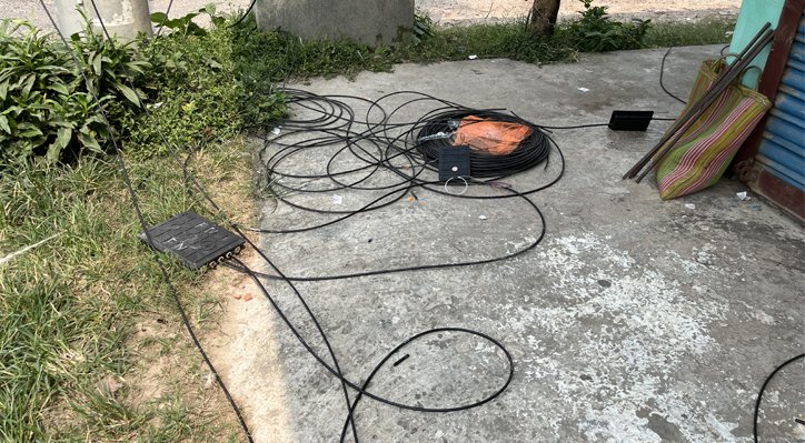 11 6 খোকসায় রাতের আঁধারে ইন্টারনেটের তার ও টিজি চুরি, বন্ধ ৫ গ্রামে ইন্টারনেট সেবা