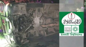 12 1 দুর্ঘটনার শিকার ইবির অ্যাম্বুলেন্স, ড্রাইভারসহ আহত ২