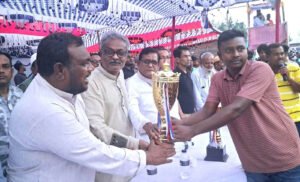 মাদকবিরোধী প্রীতি ফুটবল টুর্নামেন্টে পোড়াদহ ওয়ান্ডার্স ক্লাবের জয় 12 29 মাদকবিরোধী প্রীতি ফুটবল টুর্নামেন্টে পোড়াদহ ওয়ান্ডার্স ক্লাবের জয়