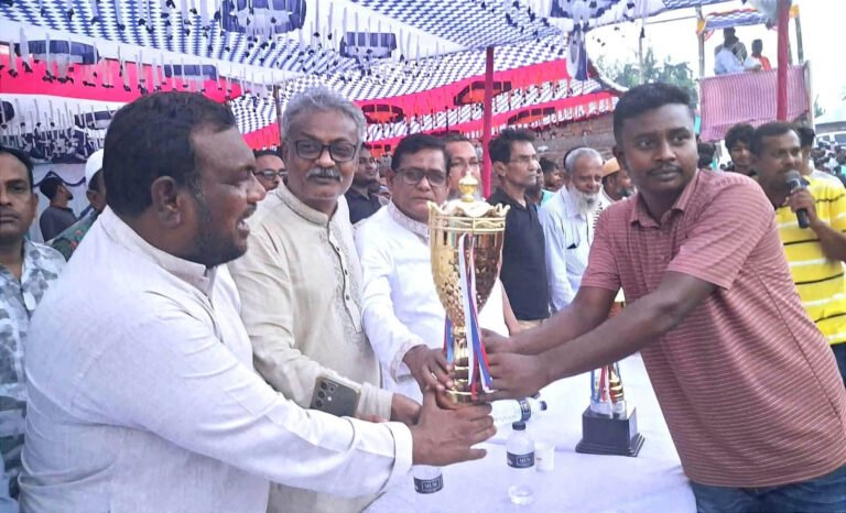 12 29 মাদকবিরোধী প্রীতি ফুটবল টুর্নামেন্টে পোড়াদহ ওয়ান্ডার্স ক্লাবের জয়