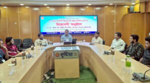 13 22 ক্ষুদ্র ও কুটির শিল্প দেশের অর্থনীতির একটি গুরুত্বপূর্ণ অংশ: ডিসি তৌহিদ বিন হাসান