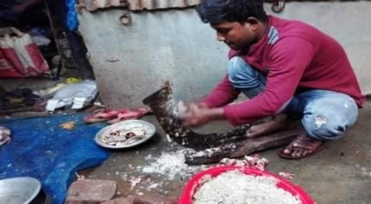 ফেলে দেওয়া মাছের আঁশে বাজিমাত: মিলছে বাড়তি আয় 2 ফেলে দেওয়া মাছের আঁশে বাজিমাত: মিলছে বাড়তি আয় 14 14 ফেলে দেওয়া মাছের আঁশে বাজিমাত: মিলছে বাড়তি আয়