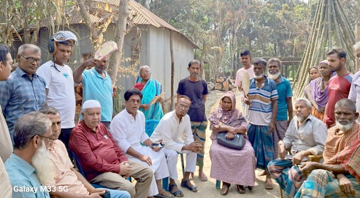 15 16 ভবানীপুর আগুনে ক্ষতিগ্রস্ত পরিবারের পাশে মেহেদি রুমী