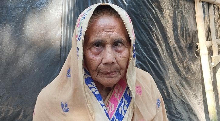 15 18 দৌলতপুরে ৮০ বছর বয়সেও মেলেনি বয়স্ক ভাতার কার্ড