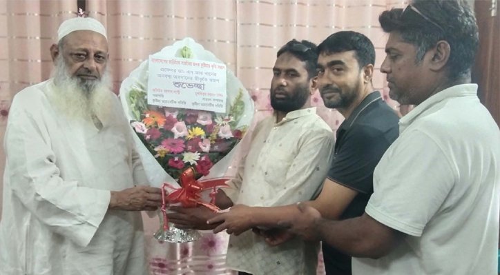 16 4 ডাঃ এস আর খানকে ফুলেল শুভেচ্ছা জানালো কুষ্টিয়া ডায়াবেটিক সমিতি