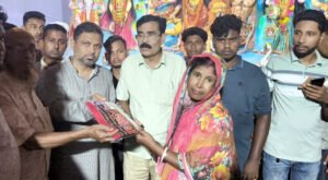 19 8 দুর্গোৎসব সবার জন্য আনন্দের উপলক্ষ: জাকির সরকার 